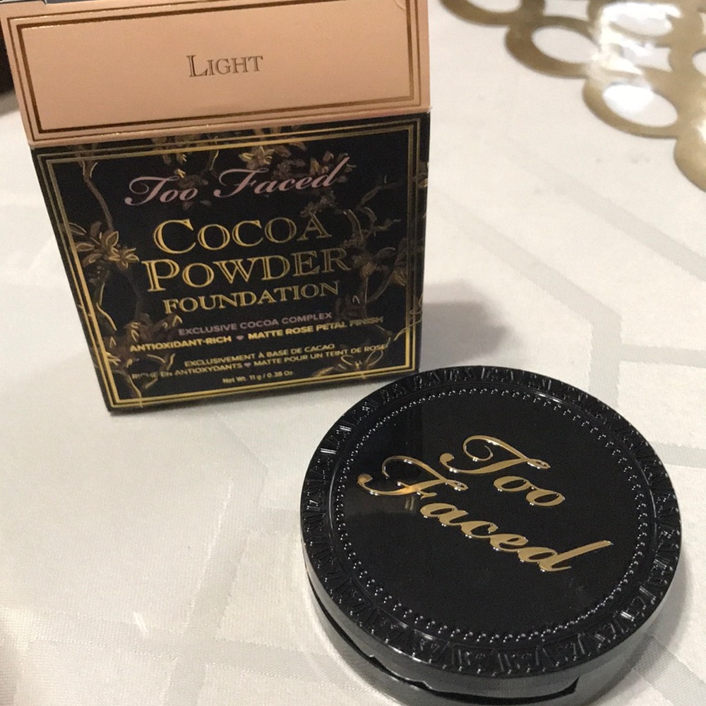 Too Faced Light Cocoa Powder Foundation